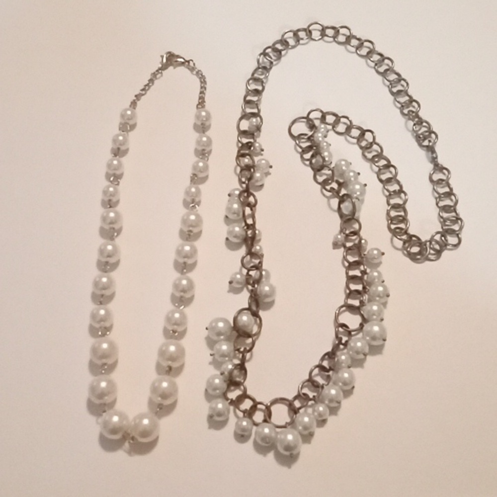 #1092. 2 Piece Acrylic Pearl Necklace Bundle.
